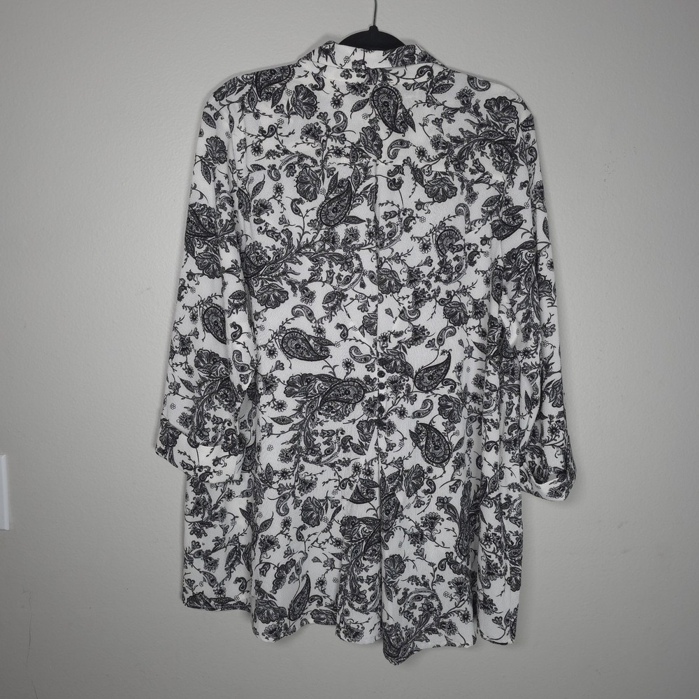 Cocomo Womens 2X Black White Paisley Floral Print Button Up Top Stretch‎ Artsy - Picture 3 of 7
